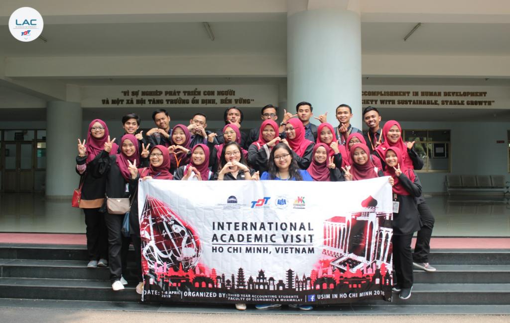 Rus porno video bekasi qabulida